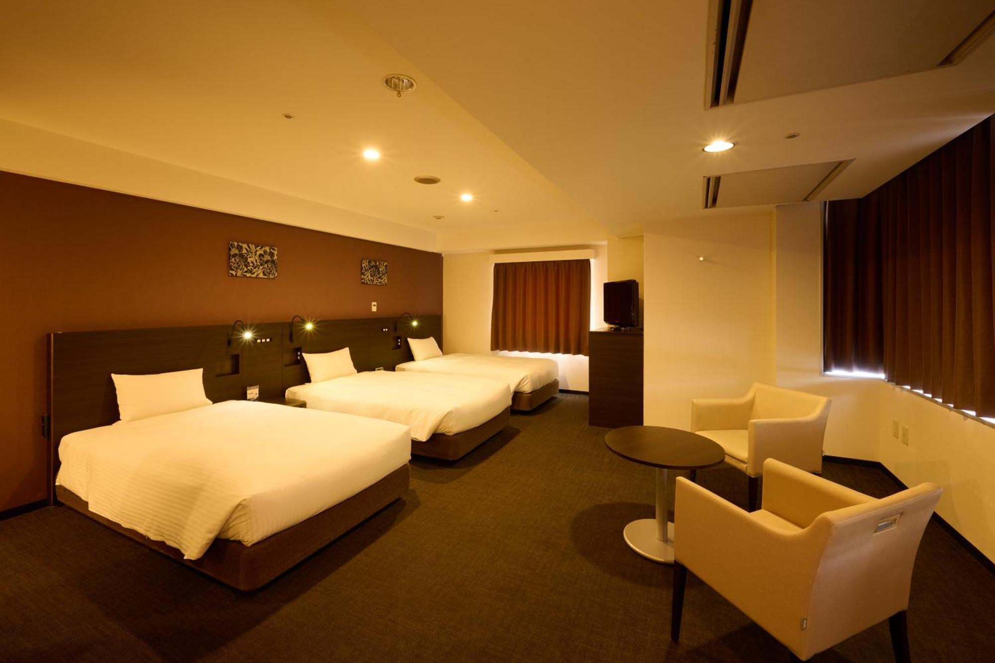Hotel Smile Shijo 3*